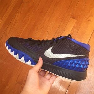 Kyrie 1 “Duke Brotherhood” basketball shoes
